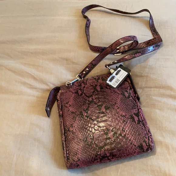 Purple crossbody python pattern Guess bag. - Picture 2 of 6